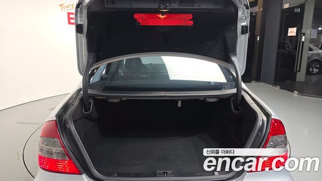 Mercedes-Benz E-Class 2007 — photo 20
