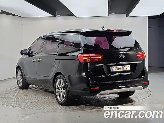 Kia Canival 2019 — photo 3