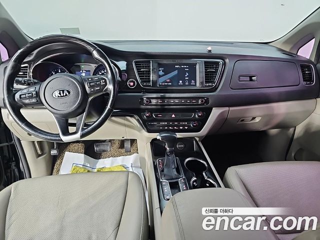 Kia Canival 2019 — photo 5