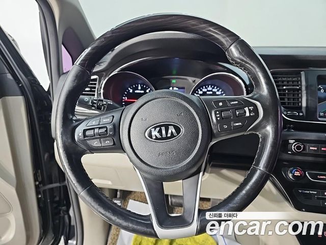 Kia Canival 2019 — photo 9
