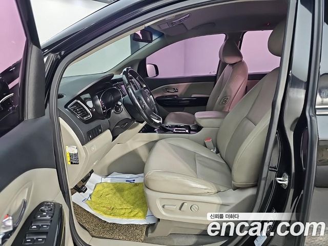 Kia Canival 2019 — photo 11