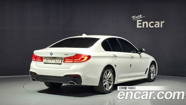 BMW 5-Series 2017 — photo 2