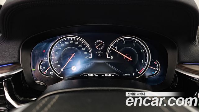 BMW 5-Series 2017 — photo 8