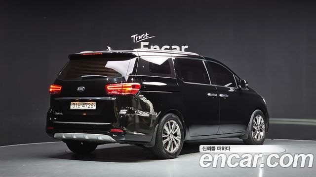 Kia Canival 2019 — photo 2