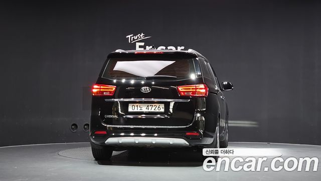 Kia Canival 2019 — photo 4