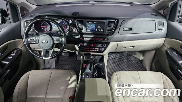 Kia Canival 2019 — photo 10