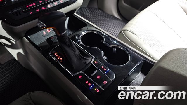 Kia Canival 2019 — photo 12