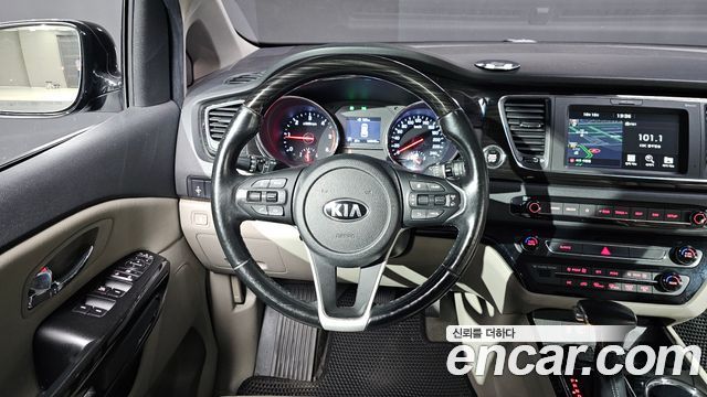 Kia Canival 2019 — photo 19