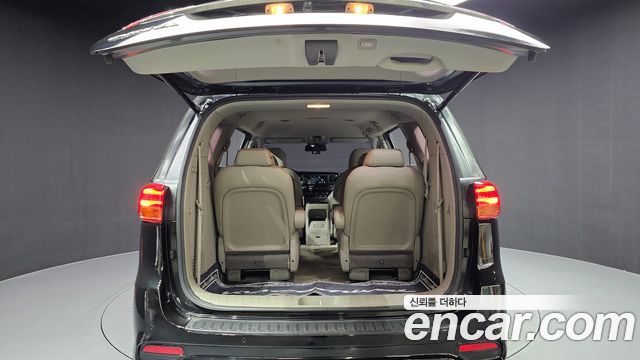 Kia Canival 2019 — photo 26