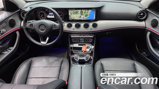 Mercedes-Benz E-Class 2018 — photo 10