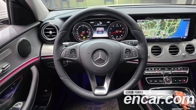 Mercedes-Benz E-Class 2018 — photo 19