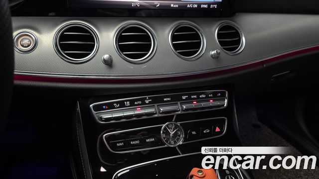 Mercedes-Benz E-Class 2018 — photo 23