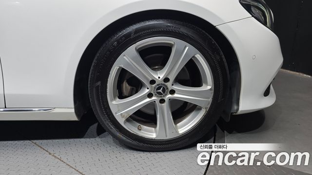 Mercedes-Benz E-Class 2018 — photo 7