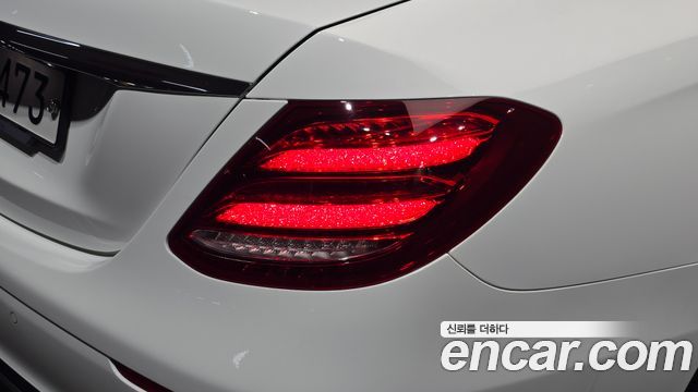 Mercedes-Benz E-Class 2018 — photo 9