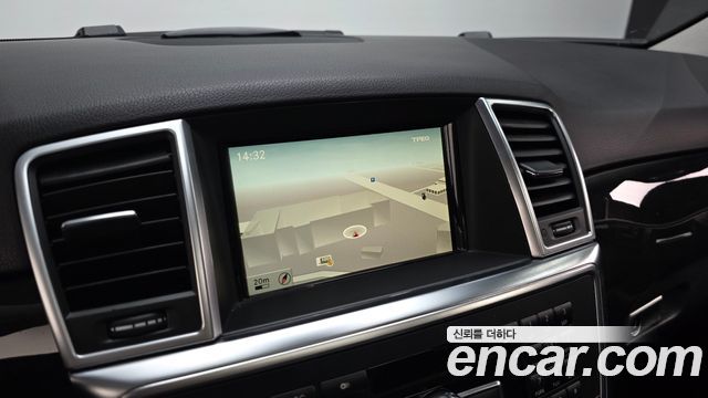 Mercedes-Benz M-class 2015 — photo 21