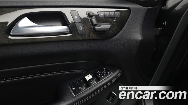 Mercedes-Benz M-class 2015 — photo 31