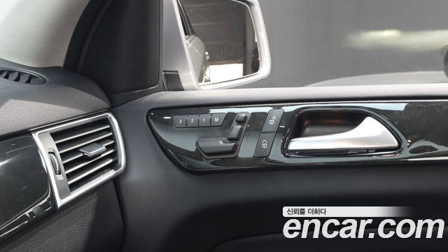 Mercedes-Benz M-class 2015 — photo 32