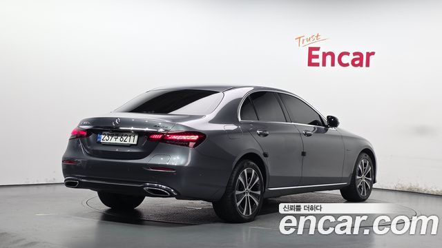 Mercedes-Benz E-Class 2021 — photo 2