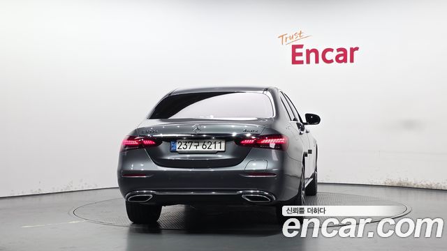 Mercedes-Benz E-Class 2021 — photo 4