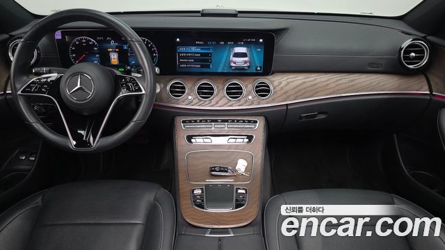 Mercedes-Benz E-Class 2021 — photo 7