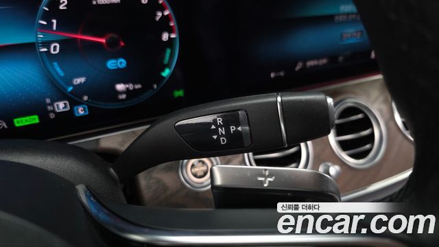 Mercedes-Benz E-Class 2021 — photo 9
