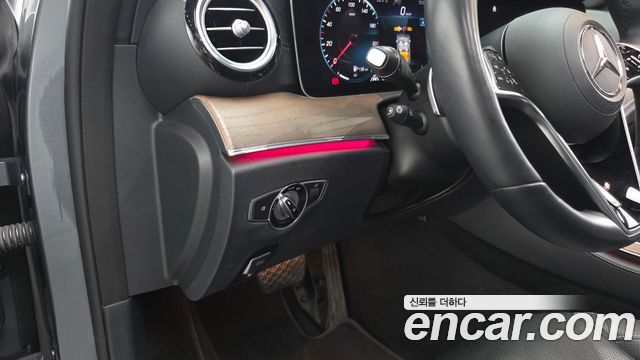 Mercedes-Benz E-Class 2021 — photo 13