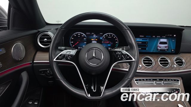 Mercedes-Benz E-Class 2021 — photo 14