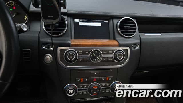 Land Rover Discovery 2016 — photo 14