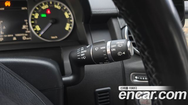 Land Rover Discovery 2016 — photo 17