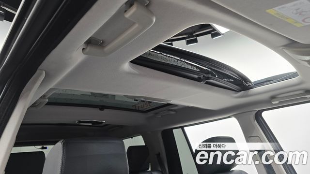 Land Rover Discovery 2016 — photo 19