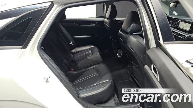 Kia K5 2022 — photo 17