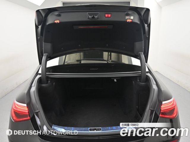 Mercedes-Benz S-Class 2024 — photo 19