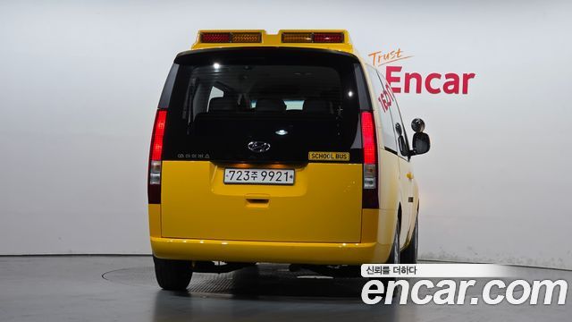 Hyundai Staria 2023 — photo 4