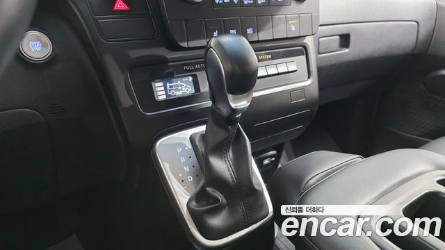 Hyundai Staria 2023 — photo 12