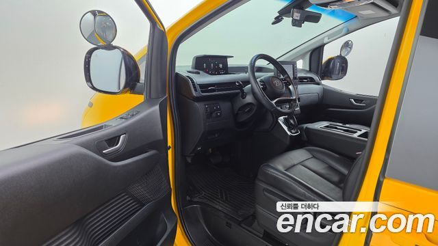 Hyundai Staria 2023 — photo 13