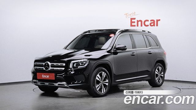 Mercedes-Benz GLB-Class 2023 — photo 1