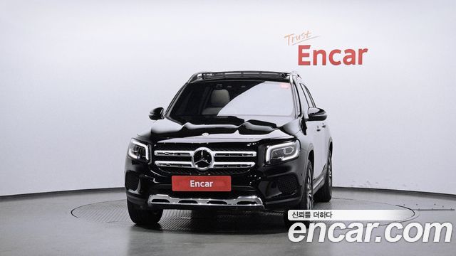Mercedes-Benz GLB-Class 2023 — photo 3