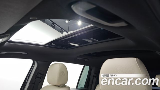 Mercedes-Benz GLB-Class 2023 — photo 20