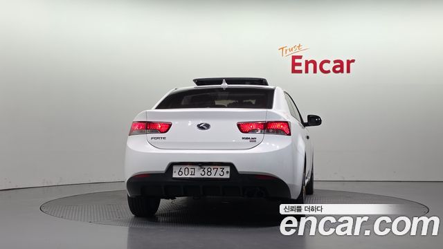 Kia Porte 2013 — photo 4