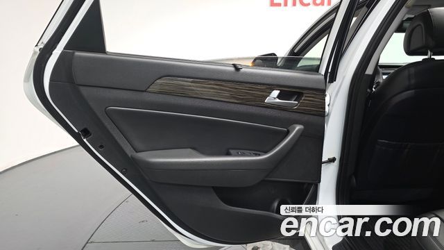 Hyundai Sonata 2017 — photo 15