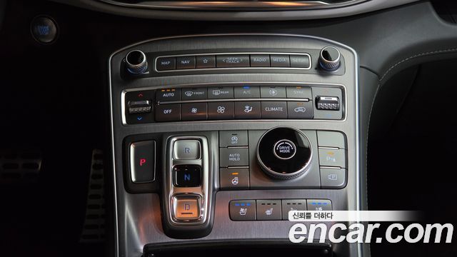 Hyundai Santafe 2021 — photo 12