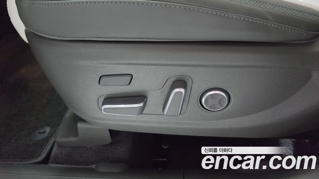 Hyundai Santafe 2021 — photo 31