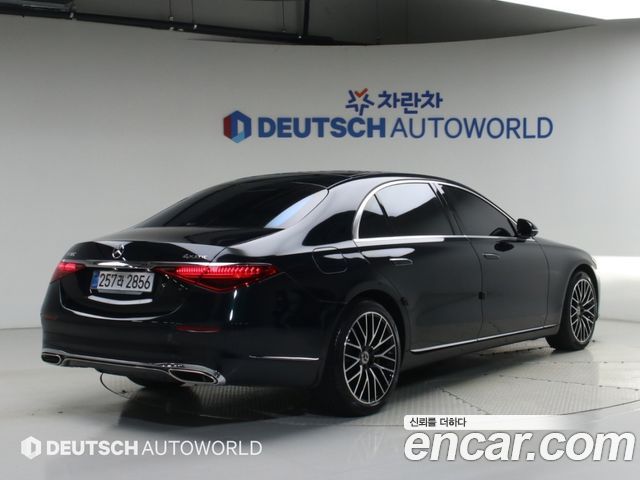 Mercedes-Benz S-Class 2023 — photo 2