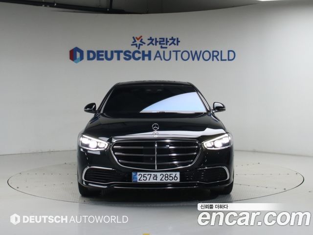 Mercedes-Benz S-Class 2023 — photo 3