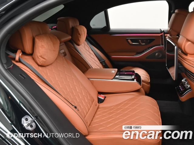 Mercedes-Benz S-Class 2023 — photo 12