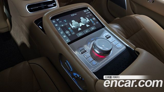 Genesis G90 2023 — photo 28