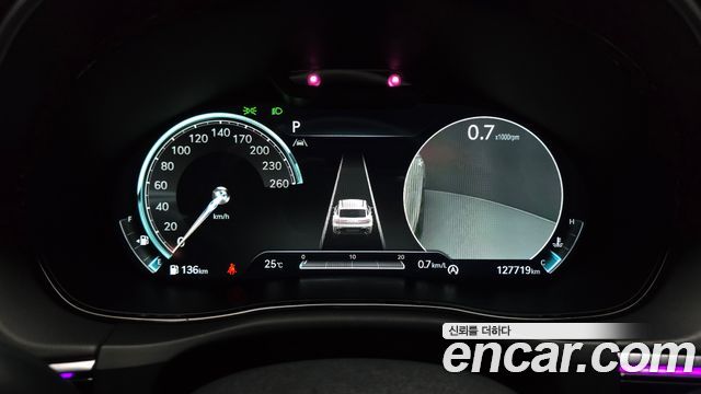 Genesis GV70 2021 — photo 11
