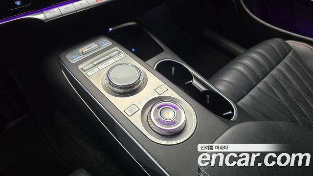 Genesis GV70 2021 — photo 12