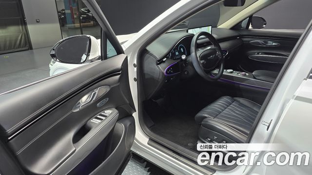 Genesis GV70 2021 — photo 13