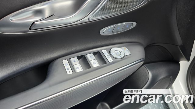 Genesis GV70 2021 — photo 26